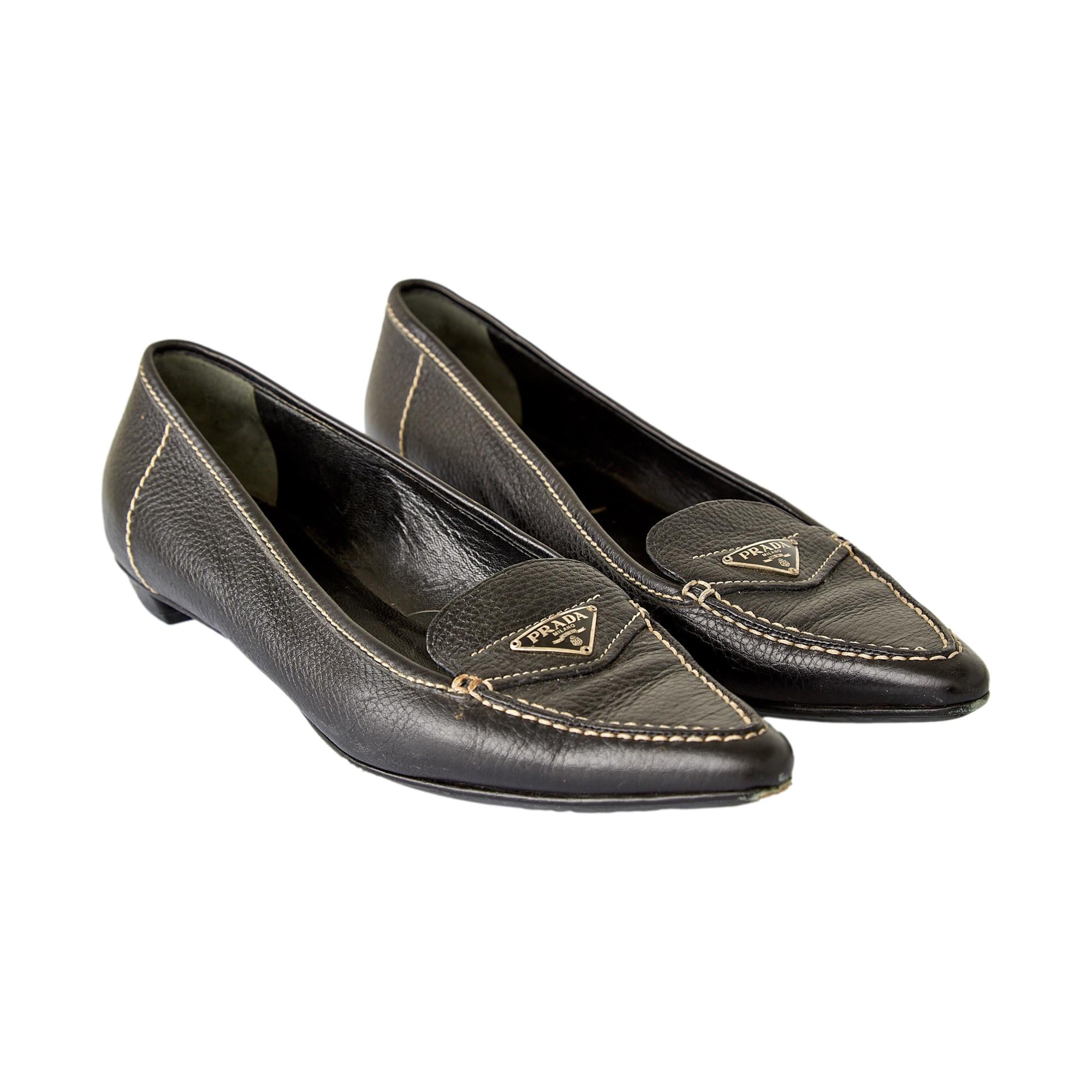 PRADAフラットシューズ37.5 Prada Black Leather Contrast Stitch Flats – Treasures of NYC