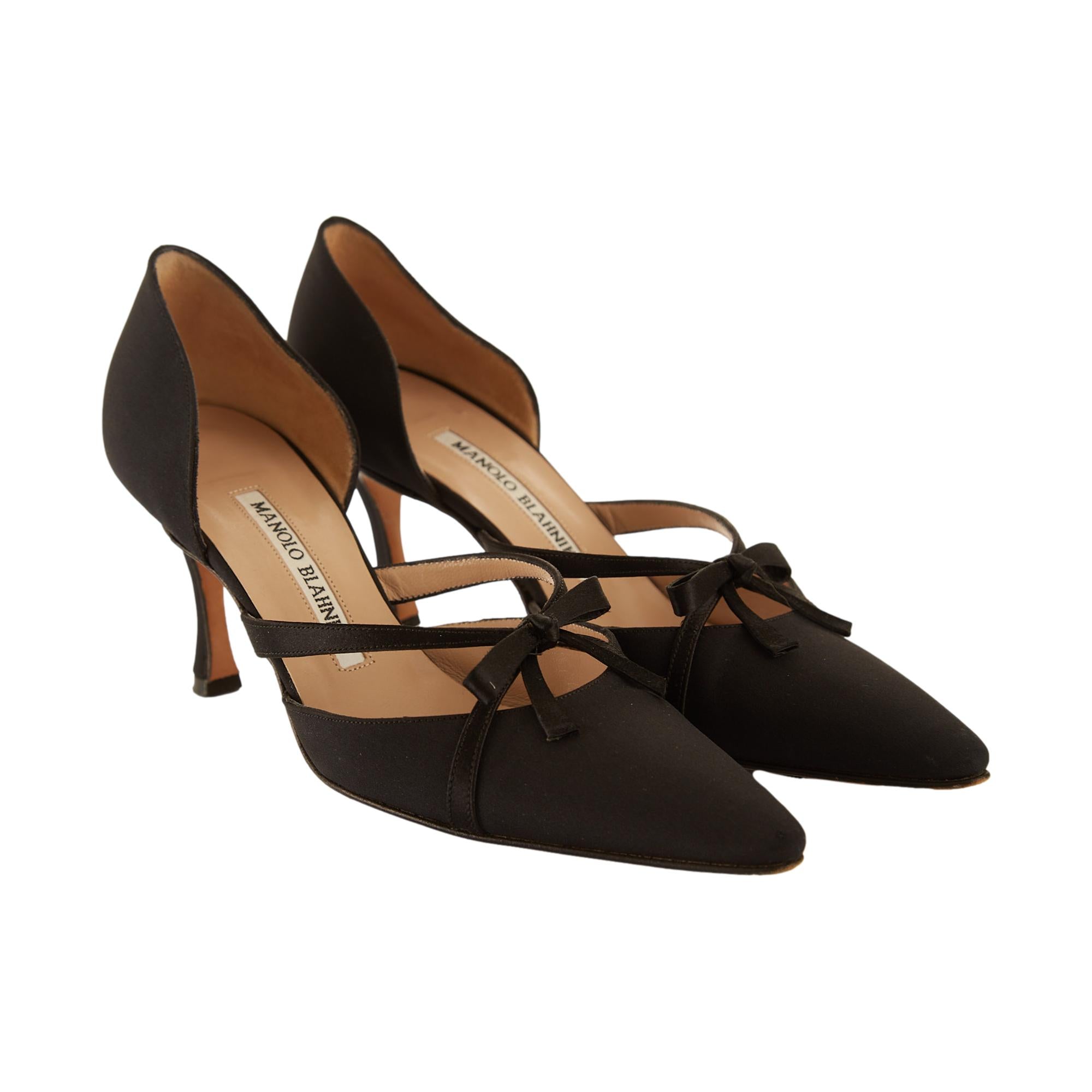 Manolo Blahnik Black Satin Bow Heels – Treasures of NYC