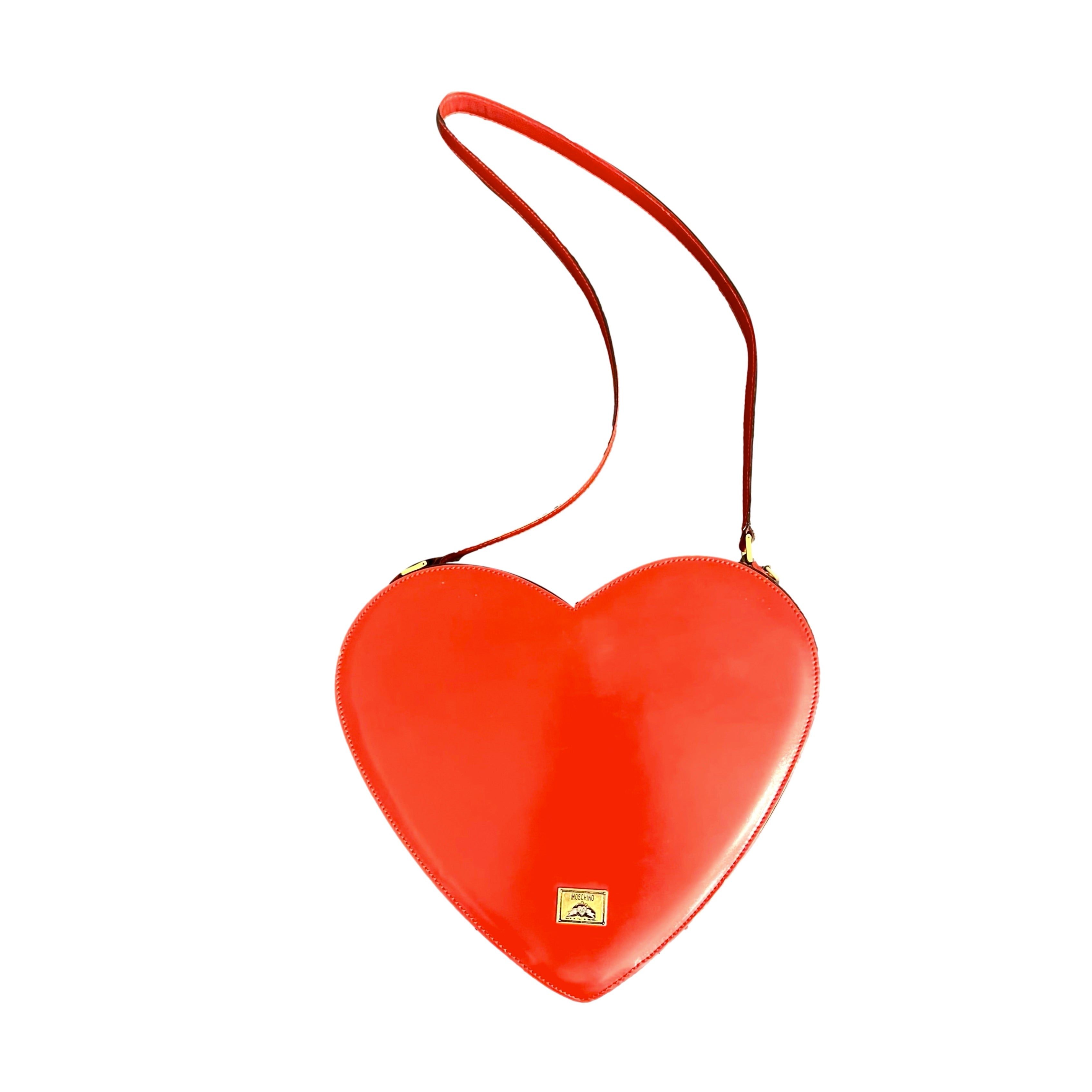Molded Heart Bag in Retro Red