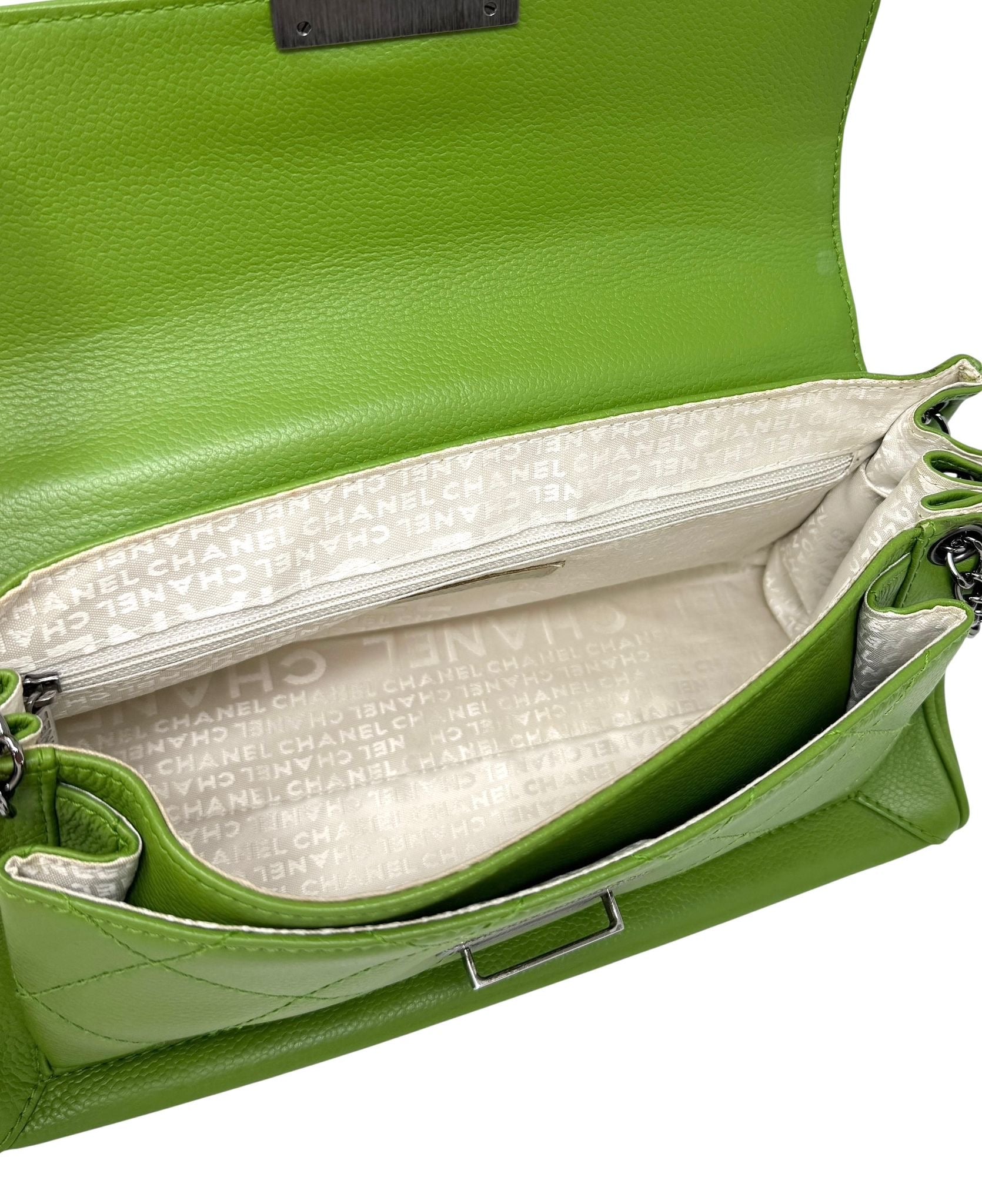 Chanel Lime Green Chain Shoulder Bag – Treasures of NYC