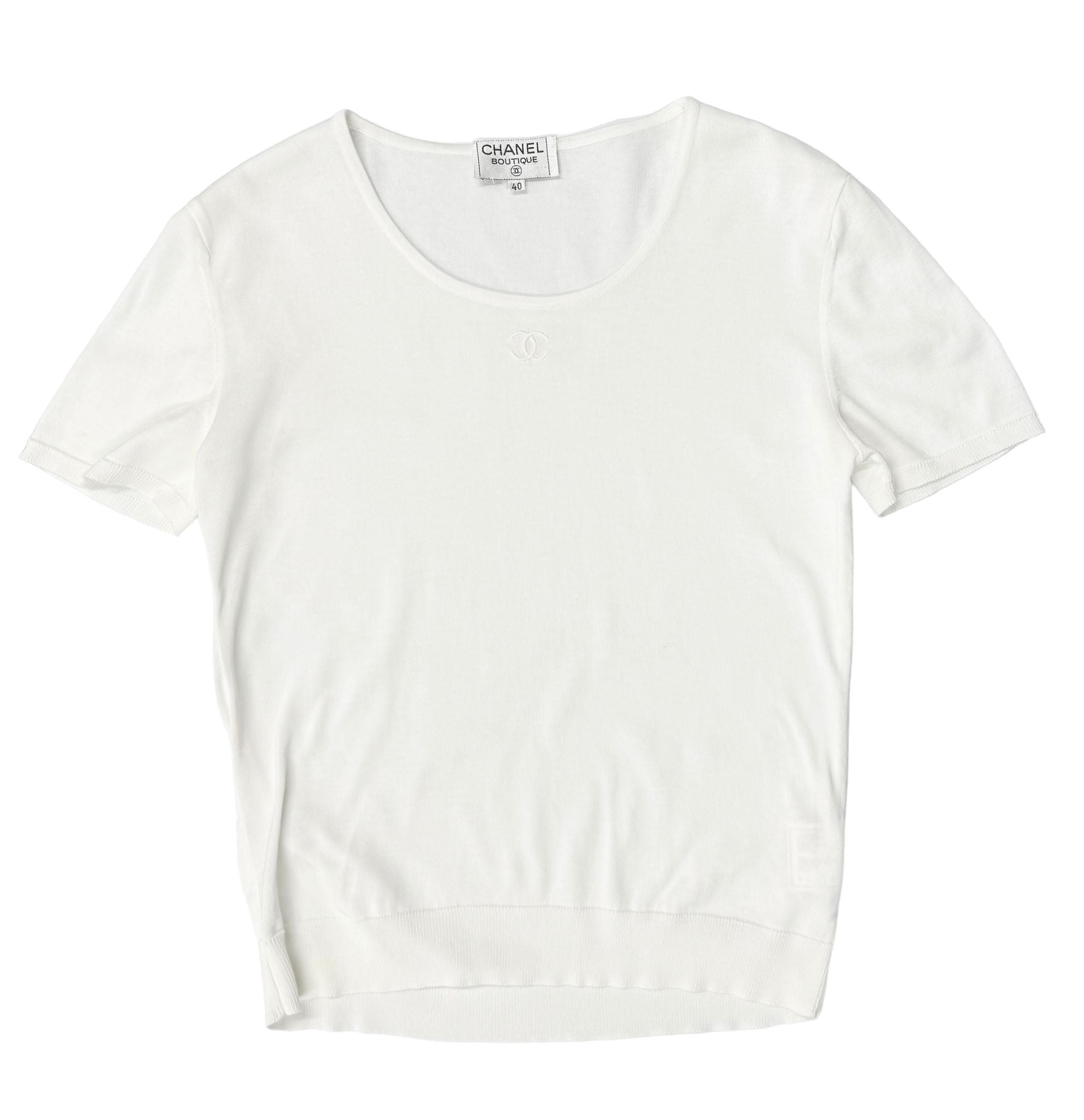 CHANEL BOUTIQUE ホワイトショートスリーブシャツ Chanel White Short Sleeve Logo Top – Treasures of NYC