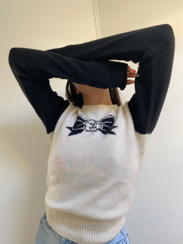 Chanel White Cashmere Bow Sweater