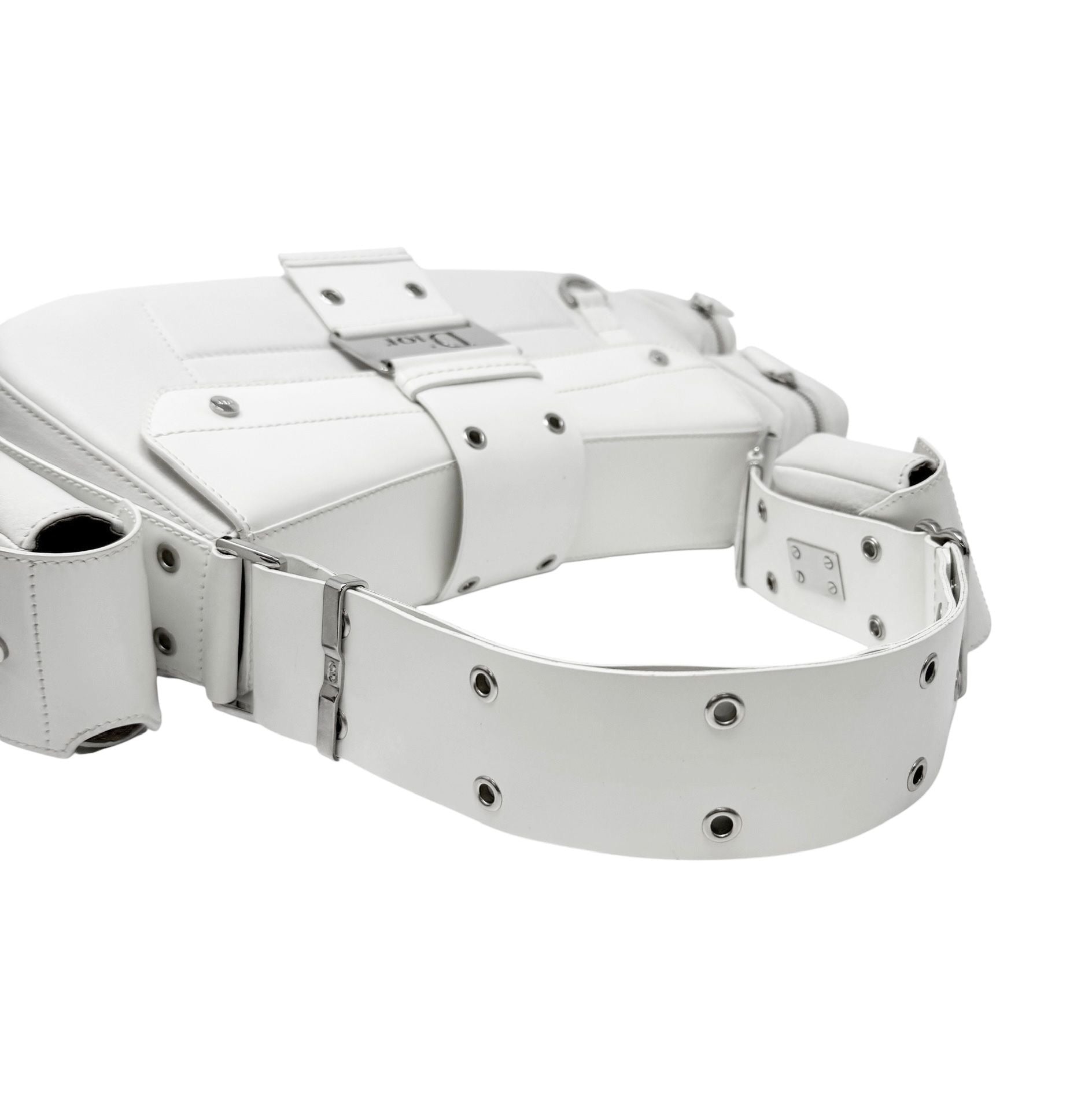 Dior ホワイト Dior B33 White Grained Calfskin / White Gravity Leather - Jun 2024