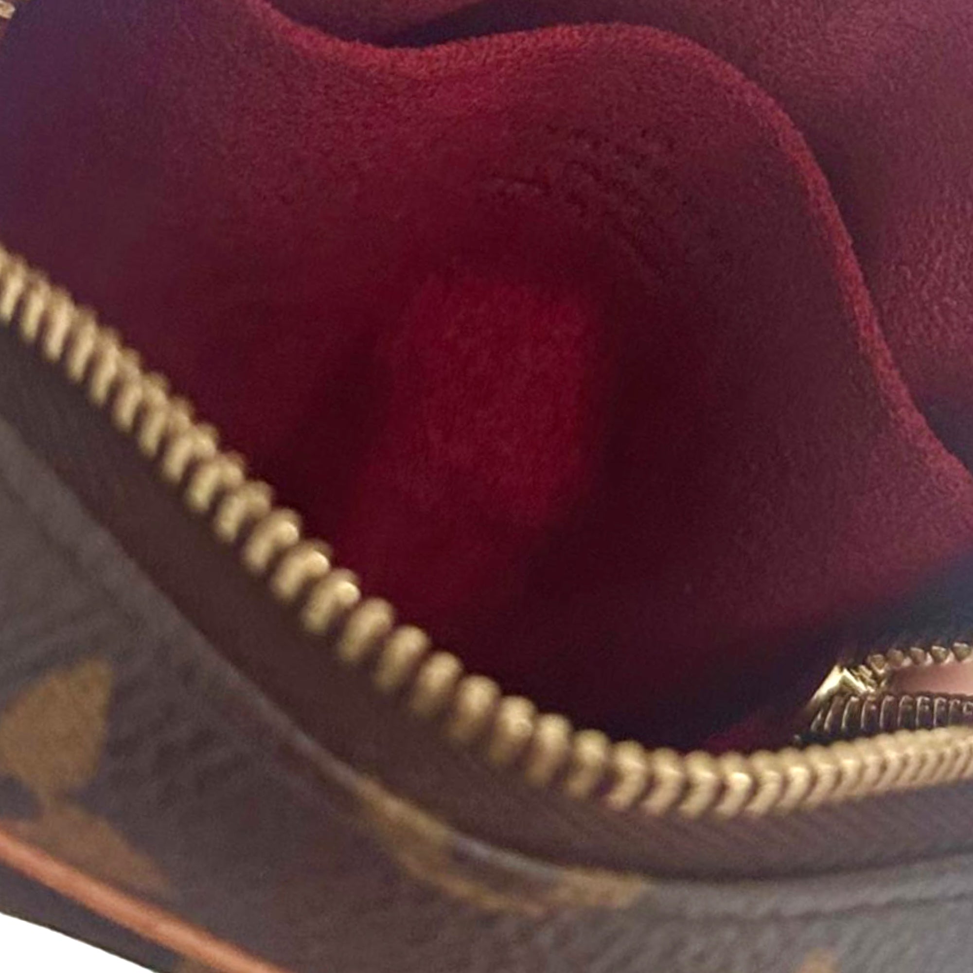 LOUIS VUITTON エピレザー シリンダー型ミニポーチ 楽天市場】【未使用品】 ルイ ヴィトン LOUIS VUITTON エピ ミニ