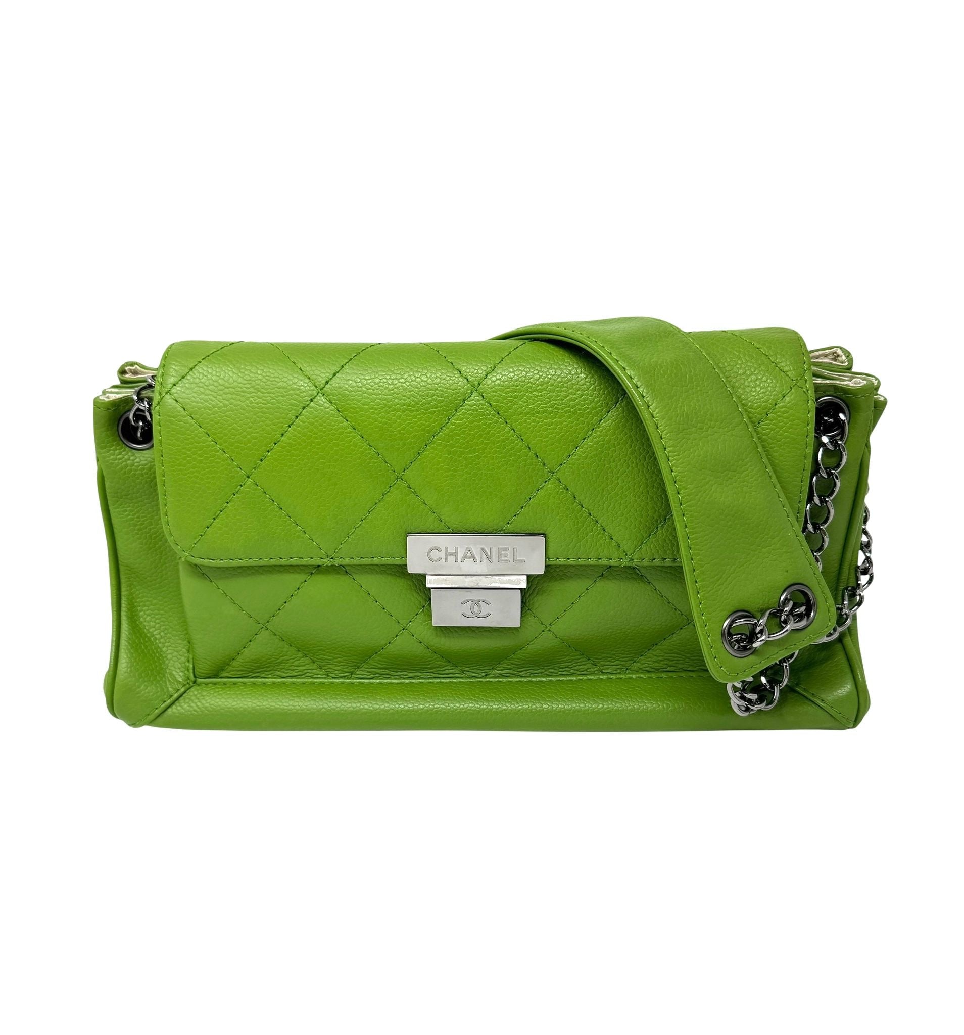 Chanel Lime Green Chain Shoulder Bag – Treasures of NYC