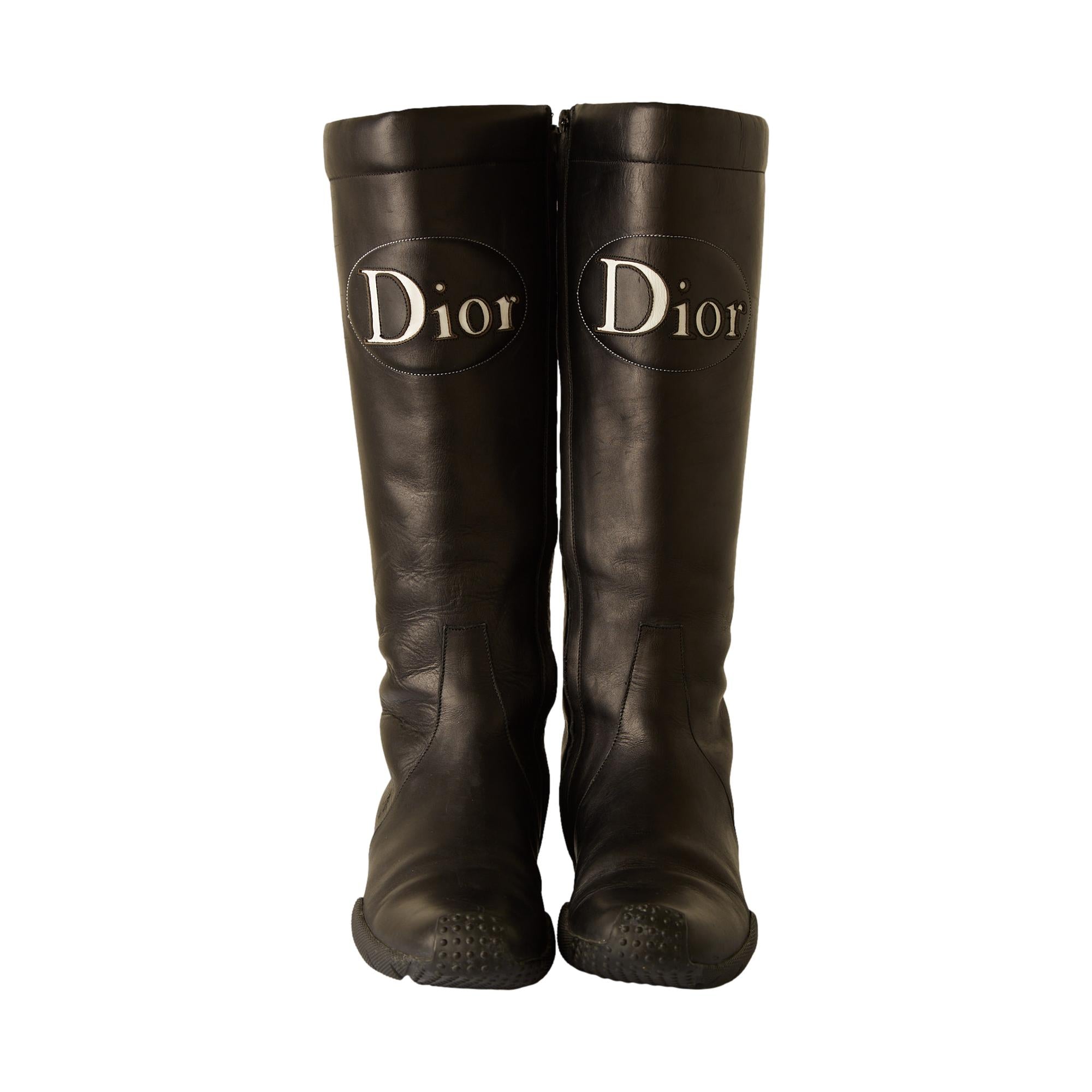 レア❤︎ Dior ❤︎ディオール❤︎ DIORロゴデザイン レザーロングブーツ Dior Black Leather Logo Moto Boots – Treasures of NYC