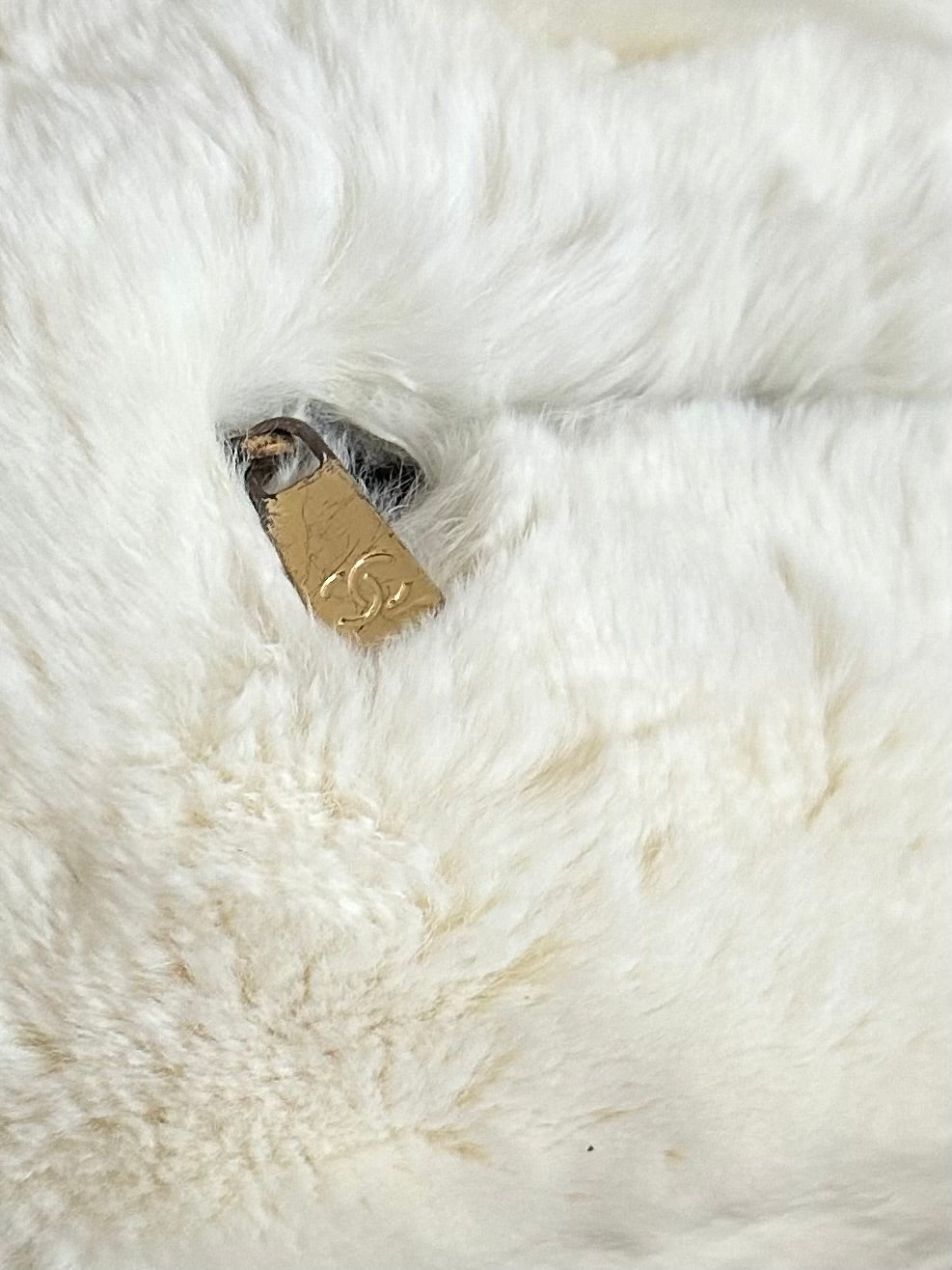 Chanel White Rabbit Fur Muff Bag – Treasures of NYC