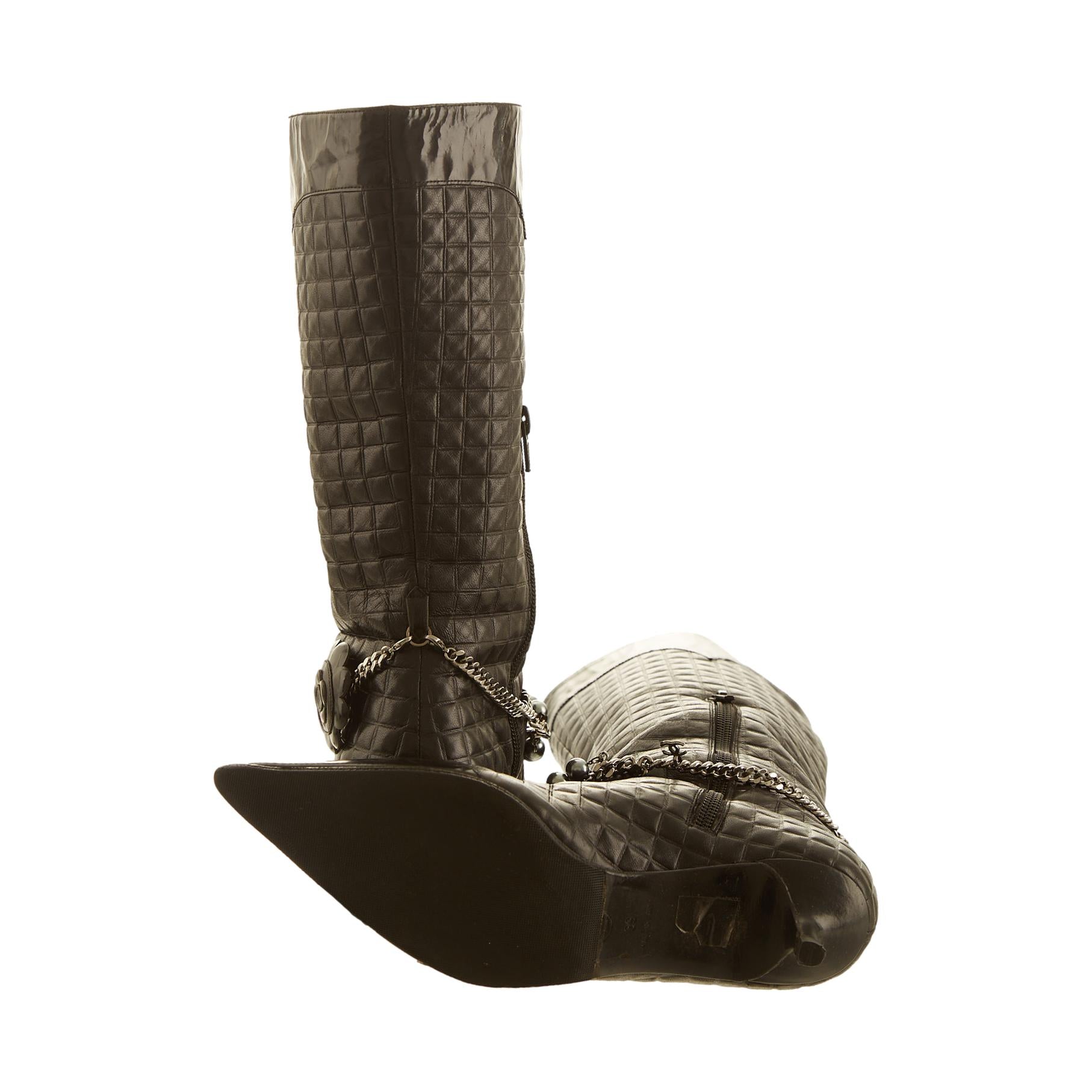Vintage Chanel Black Chain Snow Boots – Treasures of NYC