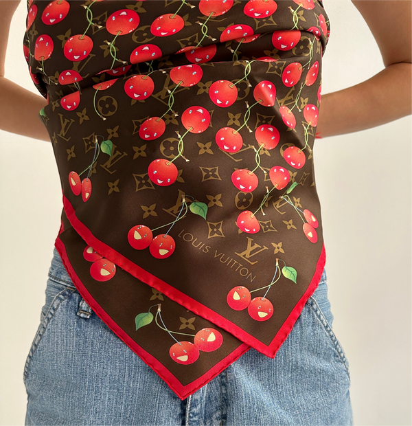 えっちゃんさん 予約分 Louis Vuitton シルクスカーフ レッド LOUIS えっちゃんさん 予約分 Louis Vuitton シルクスカーフ レッド LOUIS