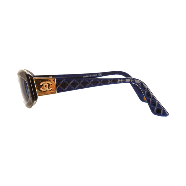 Chanel Navy Quilted Logo Sunglasses – Treasures of NYC display picture 1