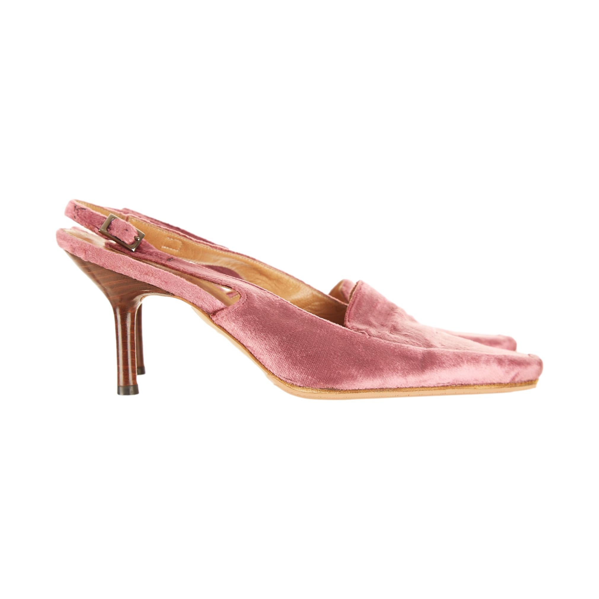 Gucci pink cheap velvet shoes