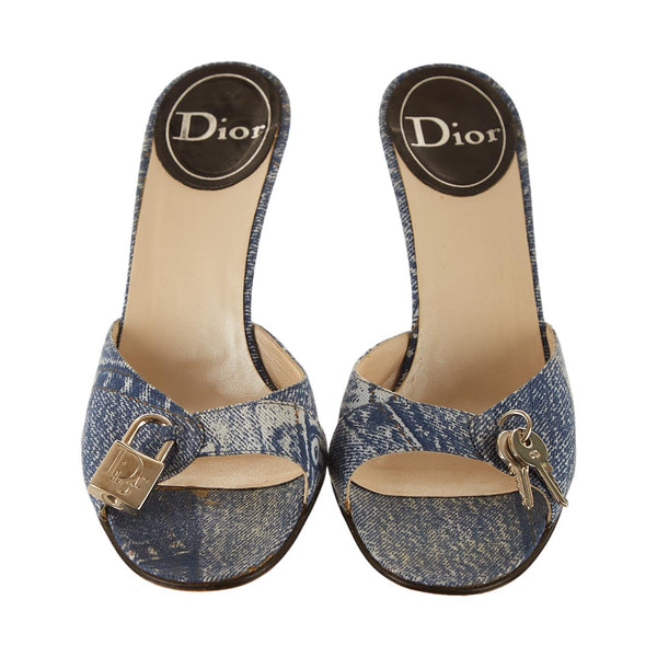 靴 VINTAGE DIOR DENIM LOCK KITTEN HEELS Dior Denim Logo Lock Heels – Treasures of NYC
