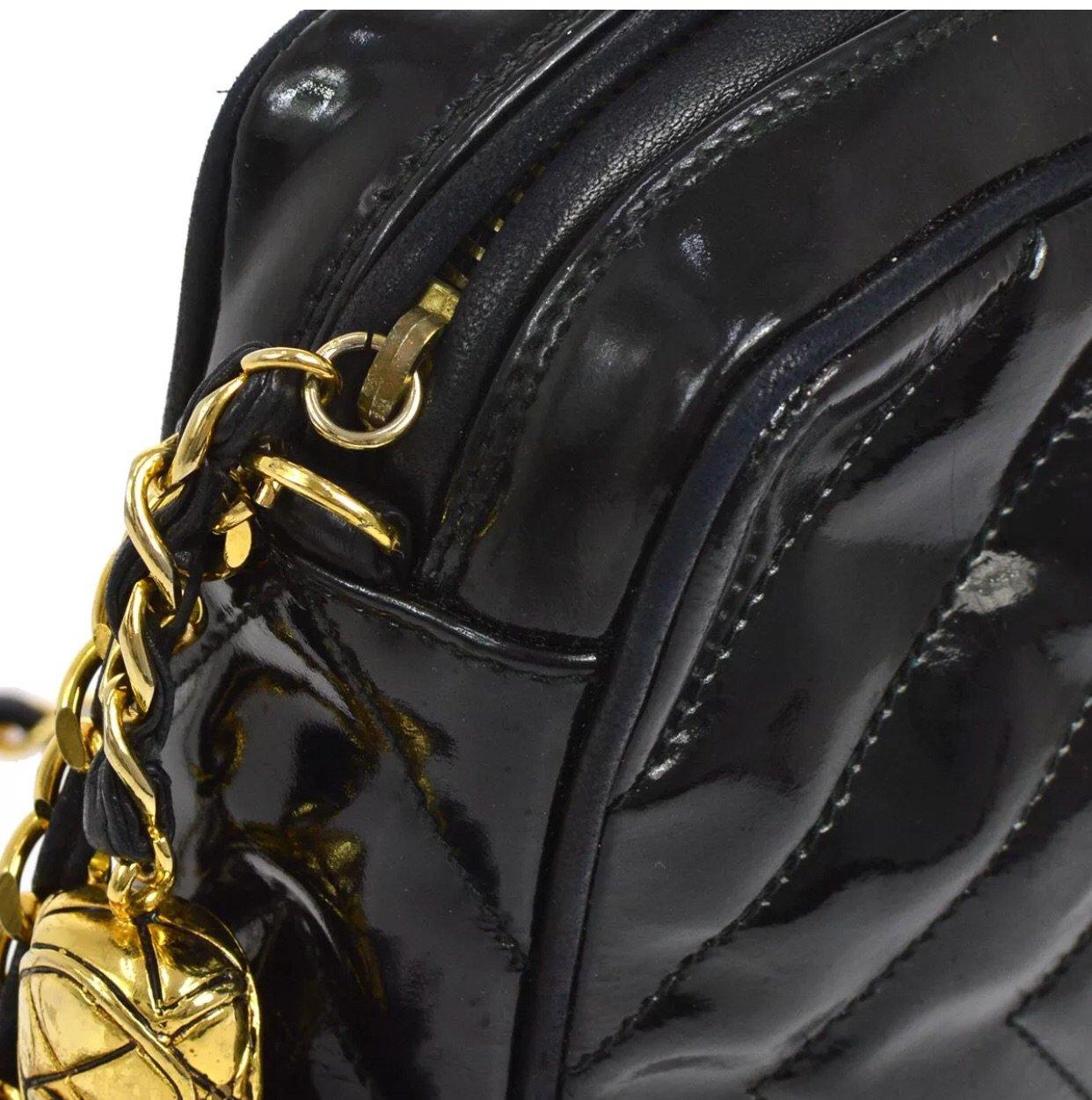 Chanel Black Diamond Quilt Crossbody Bag - Handbags
