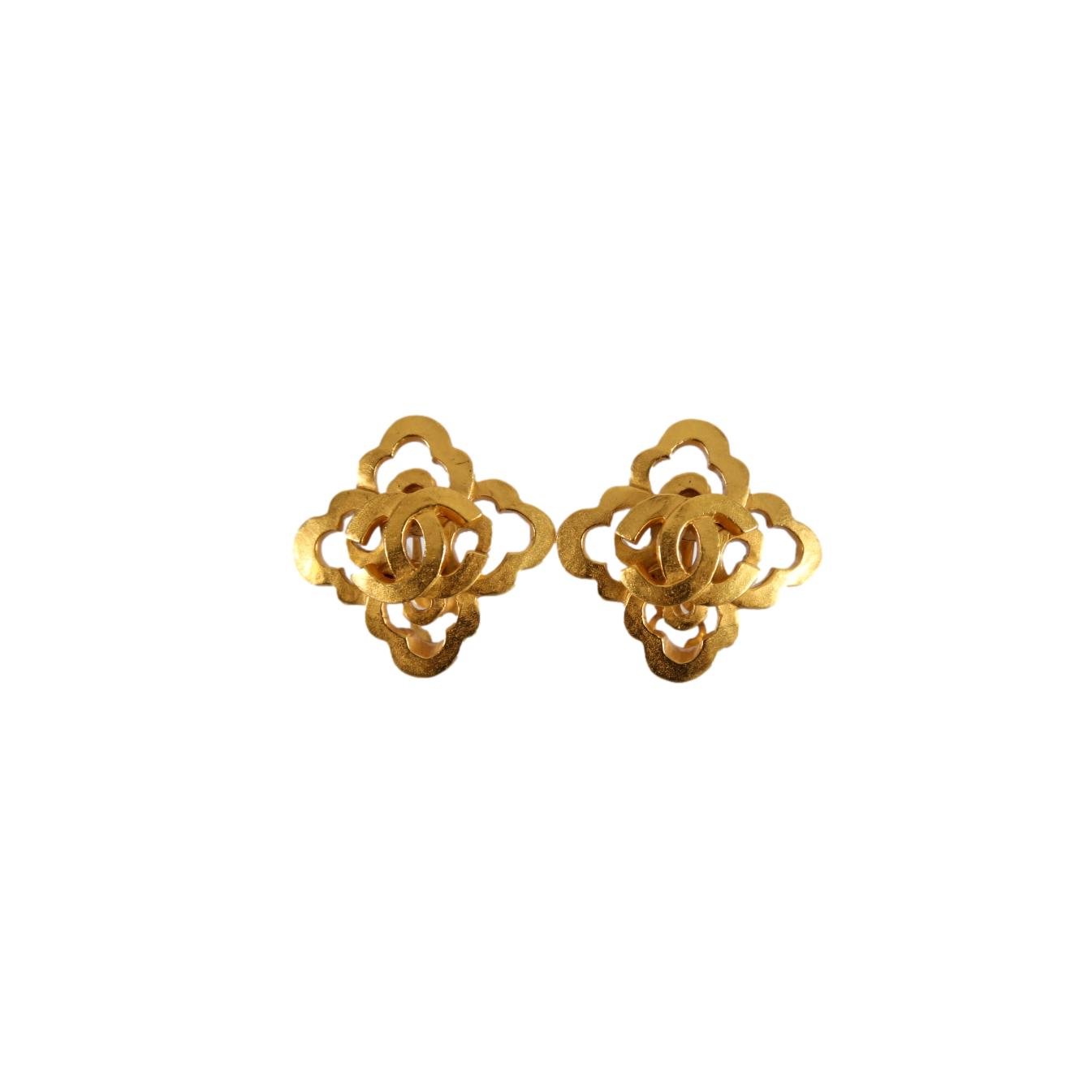 Chanel Gold Floral Pendant Earrings - Jewelry