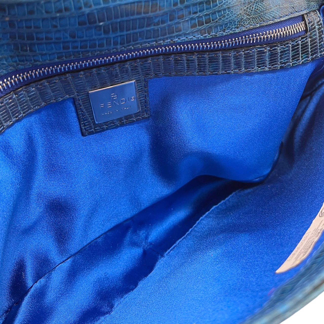 Vintage Fendi Baby Blue Knit Baguette Bag – Treasures of NYC