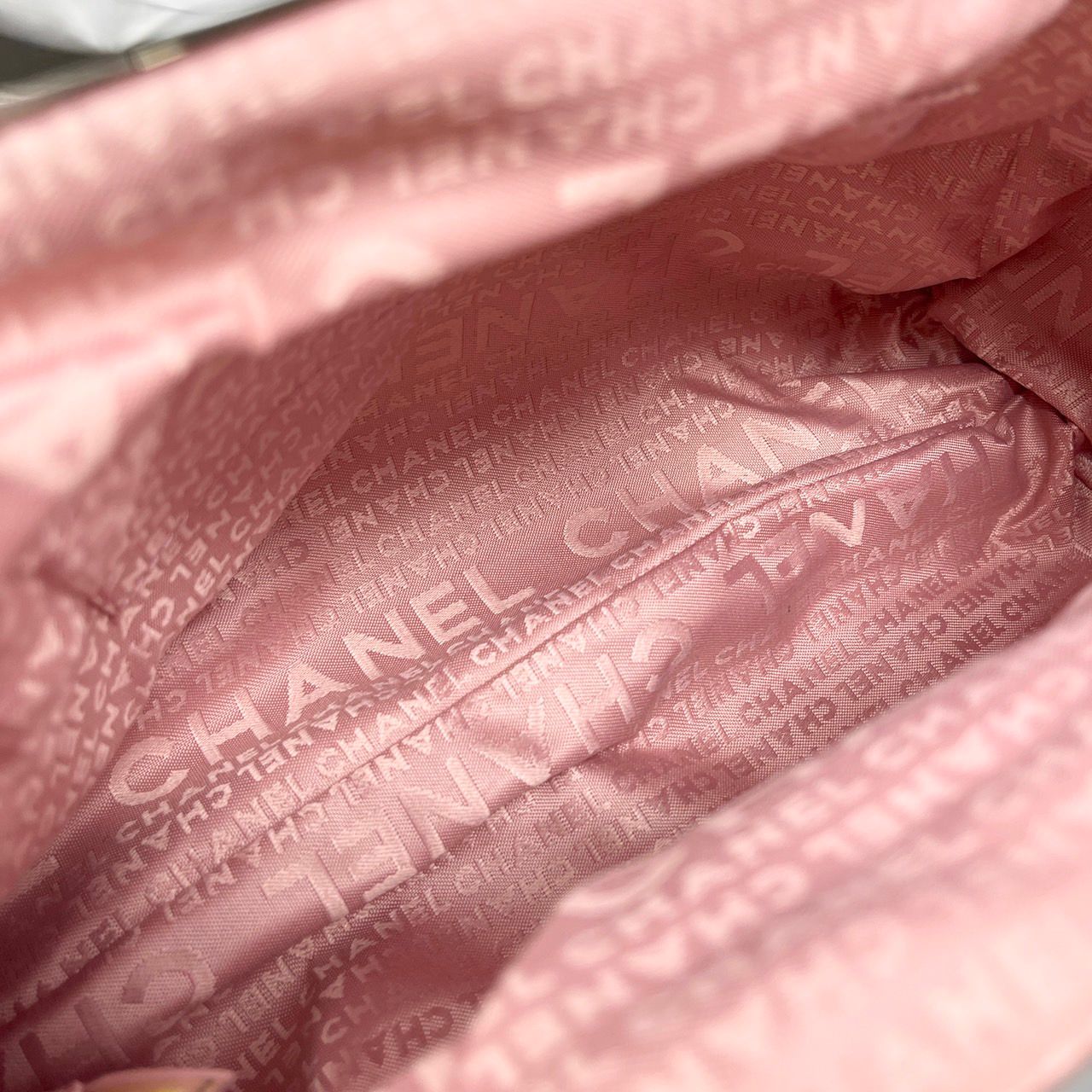 Vintage Chanel Pink Logo Vanity Bag – Treasures of NYC